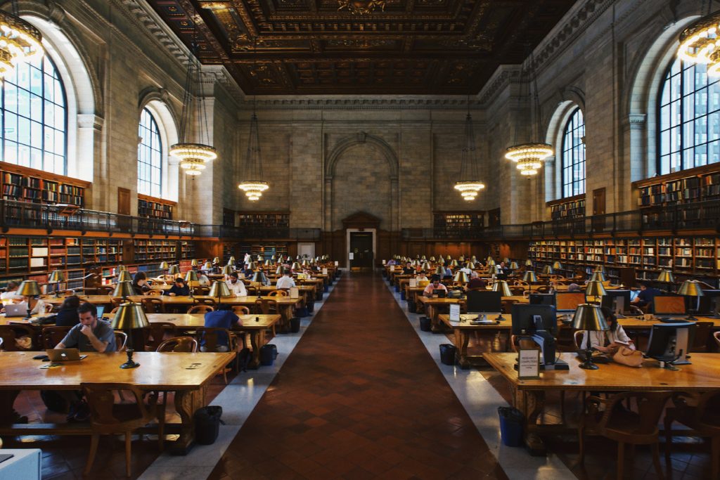 Ventajas de estudiar en la biblioteca